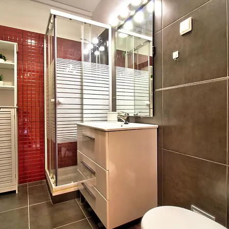 Apartamento Center Location, Ac, Swimming Pool, And Parking *