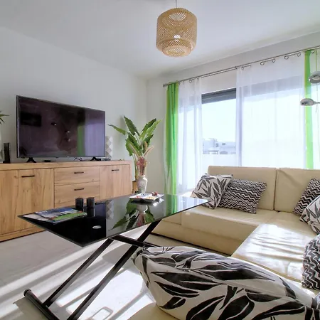 Center Location, Ac, Swimming Pool, And Parking Apartamento *