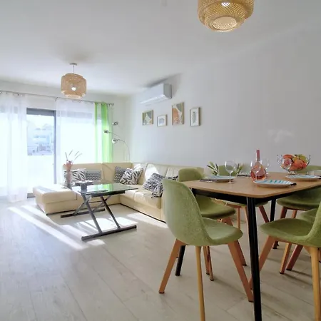 Apartamento Center Location, Ac, Swimming Pool, And Parking