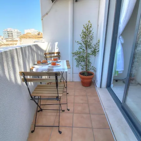 Center Location, Ac, Swimming Pool, And Parking Appartement